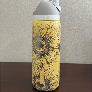 Sunflower engraved Owala